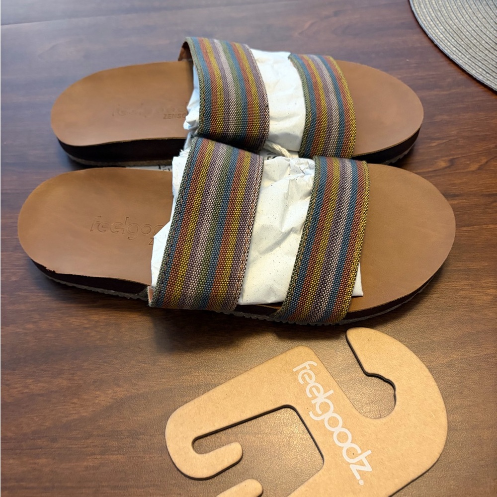 Feelgoodz Women’s Zensole Vistas Jungle sandals slides woman’s size 6